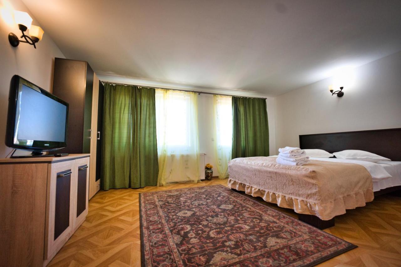 Vila Victoria Râmnicu Vâlcea Екстериор снимка