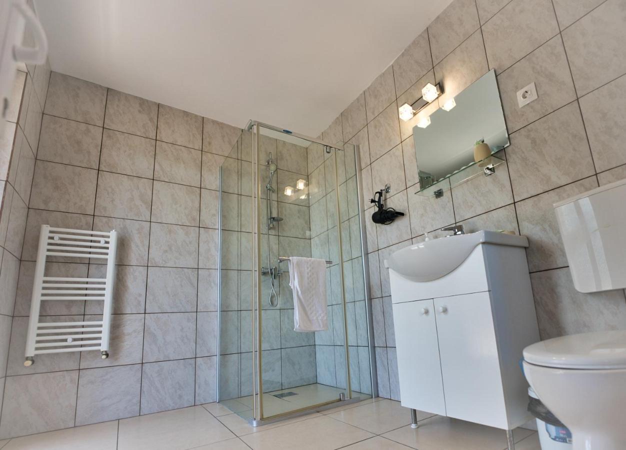 Vila Victoria Râmnicu Vâlcea Екстериор снимка
